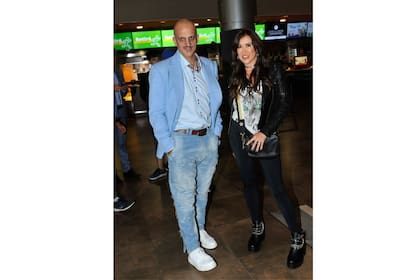 Valeria Archimó y Guillermo Marín están separados hace tres meses, pero crían juntos a su hija Ámbar, y fueron captados mientras charlaban en la premiere