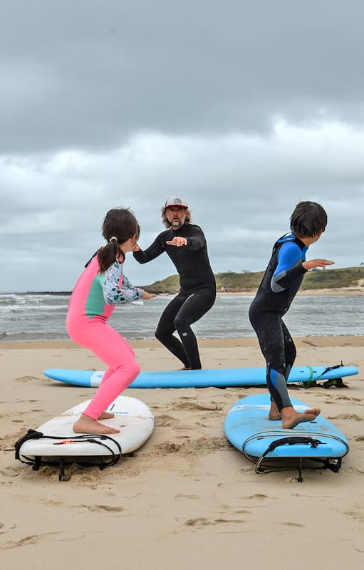 Punta del Este. Surf, hamburguesas de quinoa y pedagogía flexible: así es el colegio fundado por los nuevos migrantes