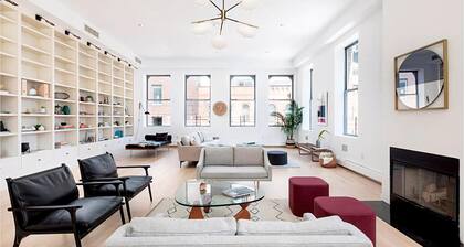 La famosa actriz de "Titanic" puso en venta su fabuloso ático dúplex ubicado en Chelsea, Nueva York, por 5,7 millones de dólares.