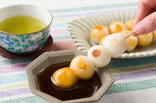 ¿Qué es el dango japonés? Así se puede preparar en casa el dulce que se hizo famoso gracias al animé “Naruto”
