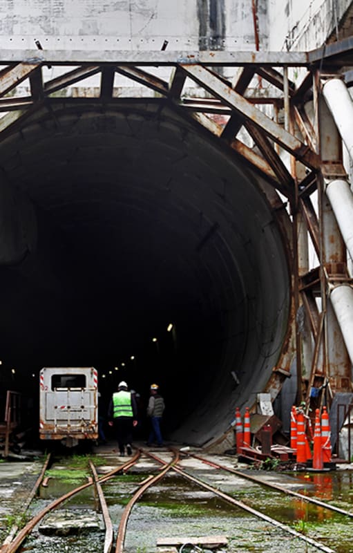 Se gastaron millones de dólares. Es la obra más ambiciosa de la historia ferroviaria moderna, pero está parada hace tres años