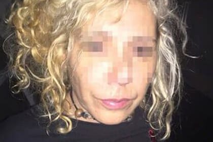 Una mujer de 41 años, partícipe del hecho, que estaba bajo los efectos de drogas y alcohol, fue detenida por la policía