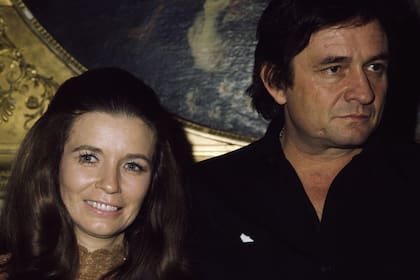 June falleció en 2003 y Johnny se fue cuatro meses después