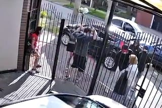 El grito desesperado de una joven embarazada mientras cuatro ladrones armados se llevaban su auto