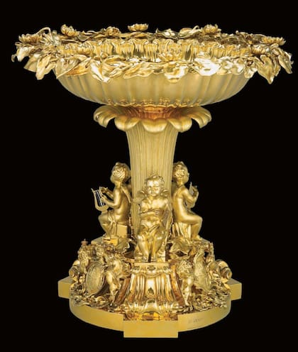 Como en la boda de los duques de Sussex, el obispo de Canterbury ofició la ceremonia y bautizó al pequeño Louis en la pila bautismal que la reina Victoria encargó en 1841.