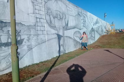 La obra marcará el récord Guiness de superficie pintada con lápiz Negro