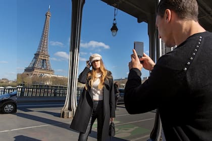 “Fue muy difícil pensar en la propuesta de casamiento porque estamos en París, la ciudad más romántica. Lo que es cliché no me gusta. Prefiero ser original y sencillo", afirma Juan