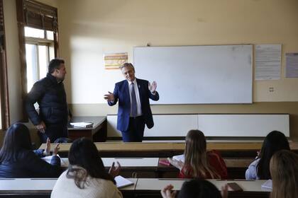 Alberto Fernández dio su clase con normalidad en la Facultad de Derecho