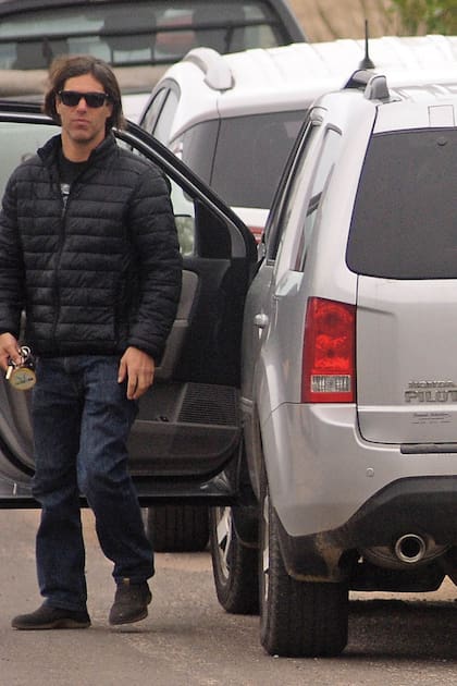 La semana pasada la encontramos cerca de allí, en el restaurante Il Faro, junto a un amigo. Salieron tomados de la mano y sólo se separaron al llegar a la camioneta.