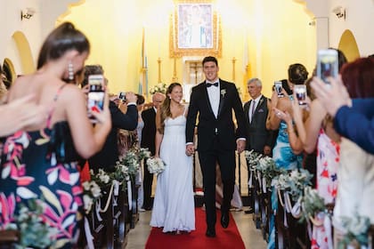 Luego de nueve años y medio de relación, se casó con Antonella Frenguelli frente a trescientos invitados en Villa Carlos Paz