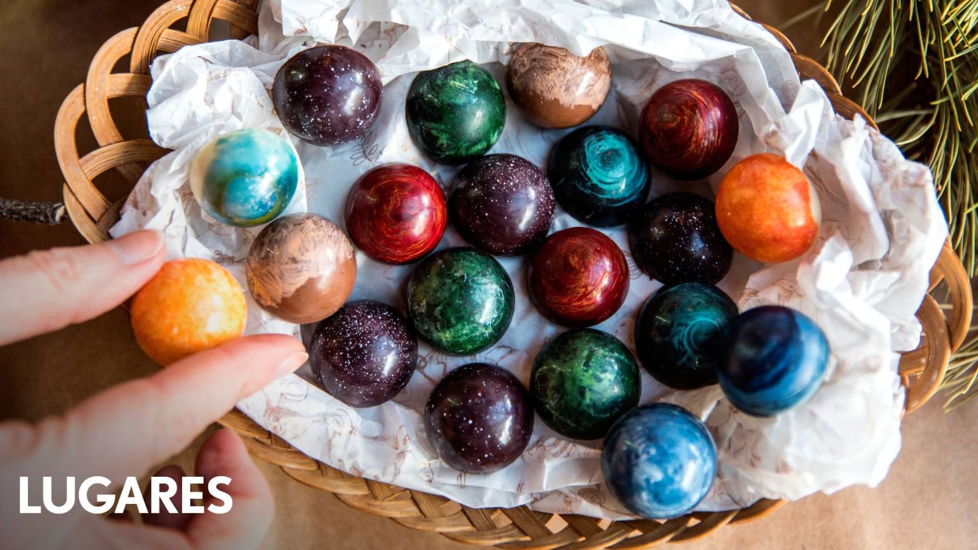 En La Chocolaterie se lucen con sus bombones pintados a mano, entre otras delicias.