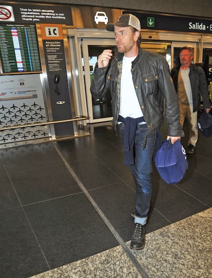 El viernes 30, tan sólo 24 horas después de aterrizar en suelo porteño, McGregor voló a la ciudad austral para arrancar con su periplo
