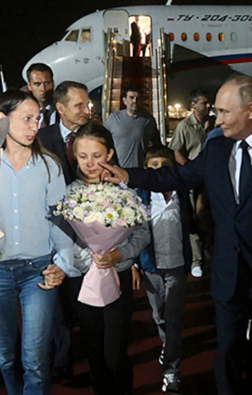 Espías rusos. El novelesco periplo de la familia de Belgrano a la que Putin recibió con flores blancas, rosas y púrpuras