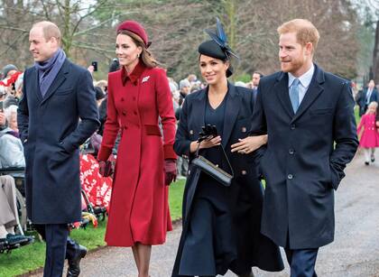 Tras los rumores de enfrentamiento, Kate y Meghan se mostraron compinches rumbo a la misa de Navidad en 2018.