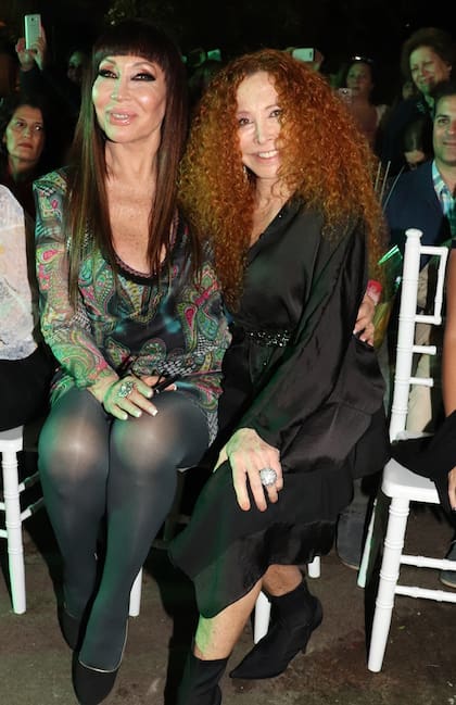 Moria Casán asistió a la presentación de la nueva colección de una de sus diseñadoras favoritas, Maureene Dinar