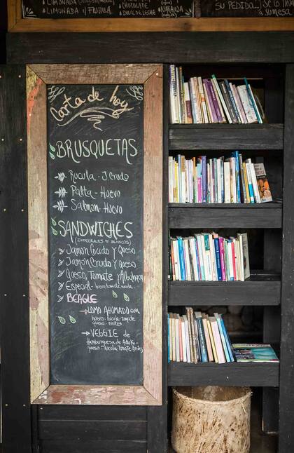 Como agua para chocolate, cafés de especialidad y tentempiés saludables en Villa Las Rosas.