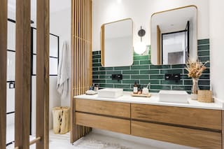 10 casos reales para aplicar el color de moda en baños y toilettes