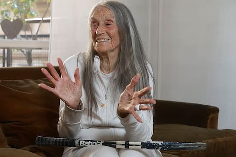 Ana tiene 92 años y viaja por el mundo jugando al tenis