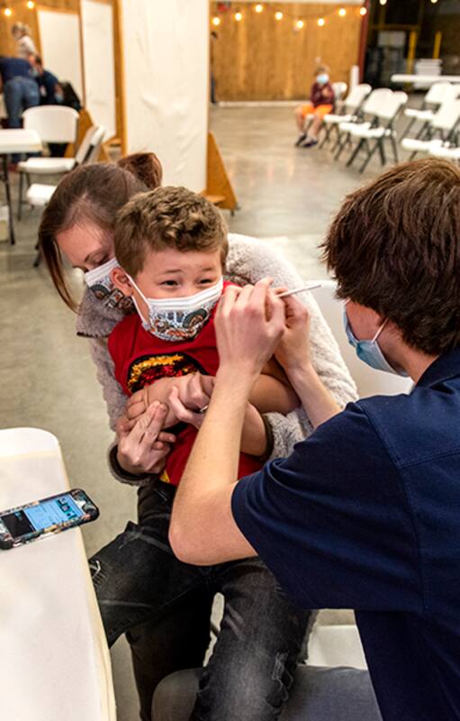 Pandemia. ¿Por qué solo 13 países en el mundo vacunan a los menores de 12 años?