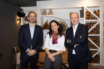 01/01/1970 De izquierda a derecha: el responsable global de servicios financieros de Neoris, Jaime Peñaranda; la directora Neoris en España, Cristina Valles; y el presidente para Europa, Oriente Medio y África de Neoris, Luis Álvarez Satorre. ECONOMIA NEORIS