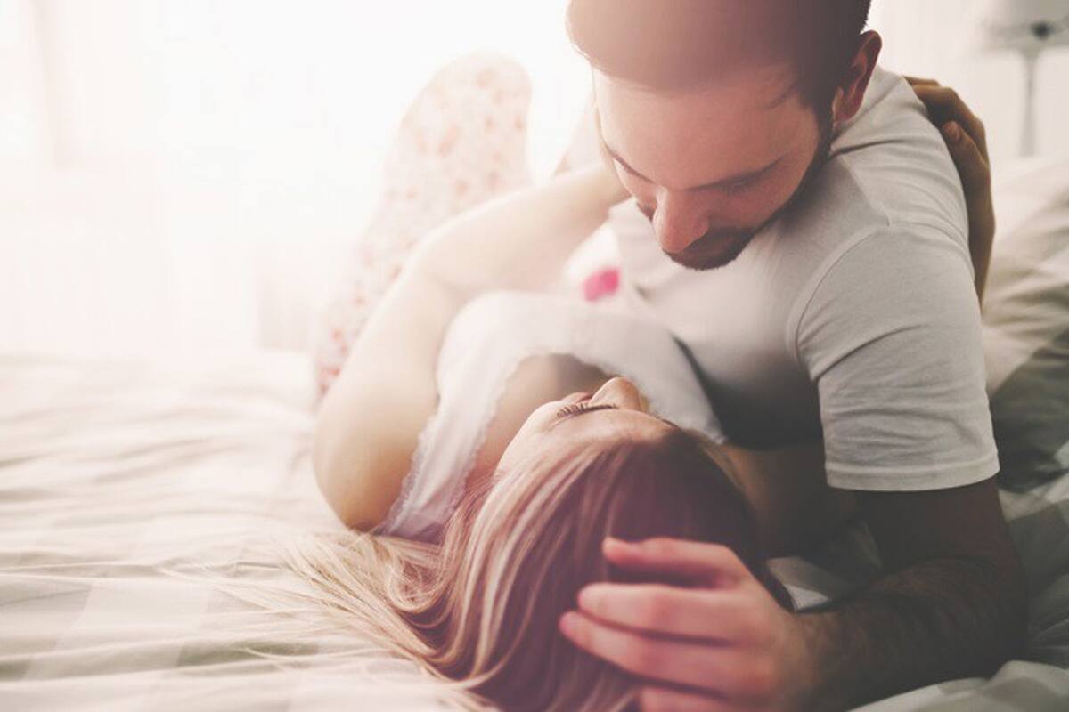 01/01/1970 Pareja, amor, beso, cama SALUD ND3000