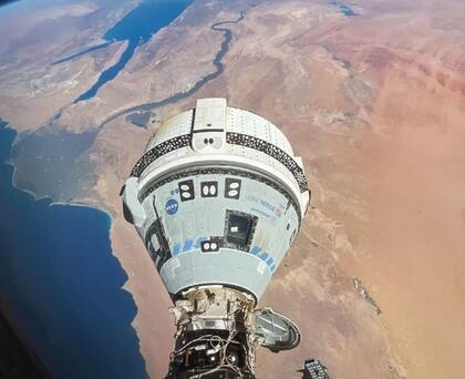 01/07/2024 VÍDEO: Los astronautas de Starliner podrían no volver a la Tierra hasta 2025. La NASA ha decidido traer a la Tierra la cápsula Starliner de Boeing, atracada desde junio en la Estación Espacial Internacional, sin su tripulación, los astronautas Butch Wilmore y Suni Williams. POLITICA INVESTIGACIÓN Y TECNOLOGÍA NASA