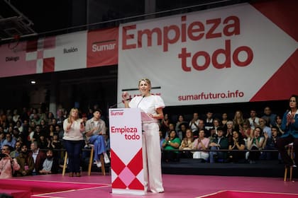 02/04/2023 La vicepresidenta segunda y ministra de Trabajo y Economía Social, Yolanda Díaz, interviene durante un acto de 'Sumar en el polideportivo Antonio Magariños, a 2 de abril de 2023, en Madrid, (España). POLITICA Alejandro Martínez Vélez - Europa Press