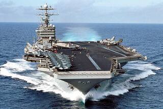 El portaaviones nuclear USS George Washington ya realiza ejercicios militares con la Armada