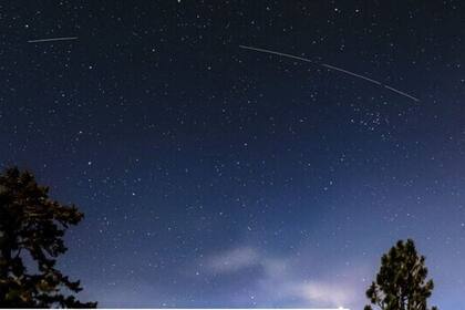 02/10/2023 Estela dejada por BlueWalker 3 sobre el Observatorio Astronómico Nacional, San Pedro Mártir, México. POLITICA INVESTIGACIÓN Y TECNOLOGÍA I. PLAUCHU-FRAYN