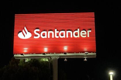 03-12-2021 Logo de Banco Santander ECONOMIA BANCO SANTANDER
