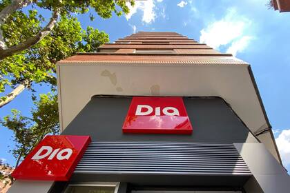 03/09/2021 La entrada de un supermercado Dia, a 3 de septiembre de 2021, en Madrid (España). Dia ha culminado su operación de recapitalización y refinanciación global tras llevar a cabo distintas actuaciones que han contribuido a restaurar y reforzar su patrimonio neto. Esto aleja a la empresa de su causa legal de disolución por pérdidas, según ha informado a la Comisión Nacional del Mercado de Valores (CNMV). ECONOMIA Eduardo Parra - Europa Press