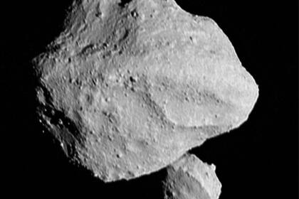 03/11/2023 Imagen de Dinkinesh tomada por la misión Lucy el 1 de noviembre. Abajo se muestra el asteroide compañero descubierto.  Las primeras imágenes tomadas por la misión Lucy de la NASA de su encuentro del 1 de noviembre con Dinkinesh han revelado que este asteroide del cinturón principal es en realidad un par binario.  POLITICA INVESTIGACIÓN Y TECNOLOGÍA NASA/GODDARD/SWRI/JOHNS HOPKINS APL/NOAO