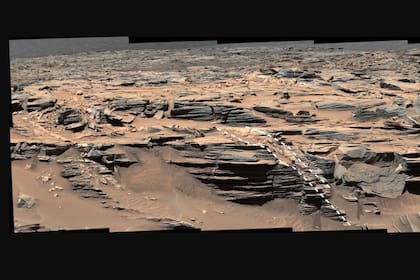 04/01/2023 Los halos de fracturas de tonos claros que atraviesan el lecho rocoso se extienden por el subsuelo del cráter Gale, de Marte POLITICA INVESTIGACIÓN Y TECNOLOGÍA MALIN SPACE SCIENCE SYSTEMS/NASA/JPL-CALTECH