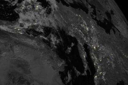 04/07/2023 El meteosat más moderno capta un espectáculo de rayos sobre Europa. El primer instrumento satelital capaz de detectar continuamente rayos en Europa y África ya se ha encendido. POLITICA INVESTIGACIÓN Y TECNOLOGÍA ESA