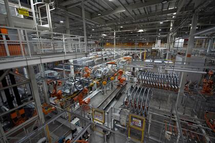 La venta de autos a concesionarios es un ítem que empezó a repuntar pese a que la producción aún no encontró piso.