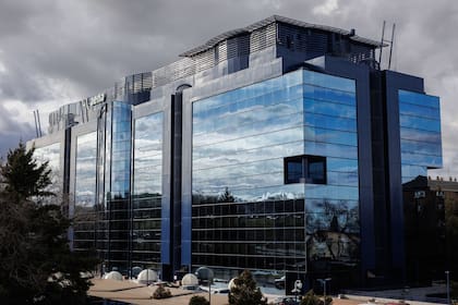 06/03/2023 Fachada de la sede central de Aena, a 6 de marzo de 2023, en Madrid (España). La entidad pública empresarial Aeropuertos Españoles y Navegación Aérea, también conocida como Aena, es una empresa pública española constituida en sociedad anónima que gestiona los aeropuertos de interés general en España. ECONOMIA Alejandro Martínez Vélez - Europa Press