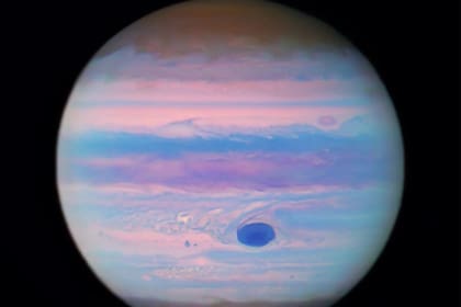 06/11/2023 Júpiter en luz ultravioleta POLITICA INVESTIGACIÓN Y TECNOLOGÍA NASA, ESA, M. WONG