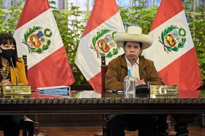 07-10-2021 La primera ministra, Mirtha Vásquez, y el presidente peruano, Pedro Castillo. POLITICA TWITTER @PRESIDENCIAPERU
