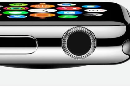 07/01/2015 Apple Watch.  Apple trabaja para integrar una cámara en sus dispositivos Apple Watch de dos formas distintas: una en la corona digital del reloj inteligente y otra en la parte trasera del módulo de este.  POLITICA INVESTIGACIÓN Y TECNOLOGÍA ESTADOS UNIDOS NORTEAMÉRICA APPLE