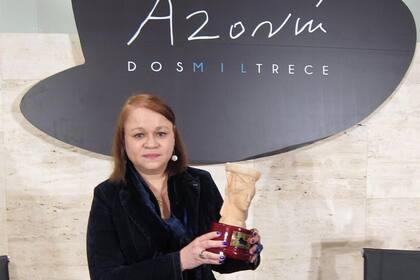 07/03/2013 Zoe Valdés gana el Premio Azorín de Novela con 'La mujer que llora' POLITICA CULTURA