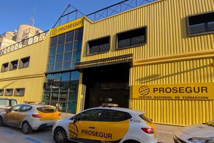 08/01/2020 Prosegur Avos lanza una nueva versión de SISnet que detecta anomalías en procesos gestionados por el software . Prosegur Avos ha lanzado la versión número 13 de SISnet con el objetivo de otorgar una mayor autonomía a la figura del usuario en la configuración de funcionalidades de la plataforma que además detecta de manera temprana anomalías en los procesos gestionados por el software. POLITICA Eduardo Parra - Europa Press