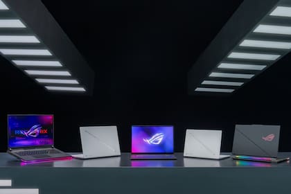 08/01/2024 Ordenadores portátiles Asus ROG. Asus ha actualizado el catálogo de ordenadores portátiles de la familia ROG, diseñados para videojuegos, con nuevos modelos Zephyrus y Strix, y el ecosistema Advanced Back to the Future (BTF) para la organización de los montajes de ordenadores de sobremesa a medida. POLITICA ASUS