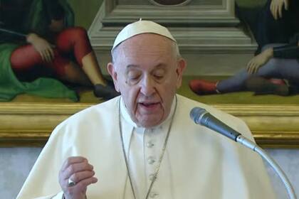08/03/2020 El Papa: "En todos los sitios donde se combate, las poblaciones están agotadas, cansadas de la guerra". El Papa ha lamentado que la guerra siempre es "una derrota" que solo "trae muerte y destrucción" y nunca aporta "una solución", del mismo modo que ha constatado que en "todos los sitios donde se combate, las poblaciones están agotadas, cansadas de la guerra". SOCIEDAD EL VATICANO/EUROPA PRESS