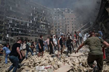 09/07/2024 Ataques rusos en Ucrania. El balance de víctimas por los bombardeos del Ejército ruso perpetrados este lunes en Ucrania ha aumentado a 37 muertos, incluidos tres niños, y 170 heridos, entre ellos trece menores de edad, como consecuencia de un ataque contra en un hospital infantil ubicado en la capital ucraniana, Kiev. POLITICA PRESIDENCIA DE UCRANIA