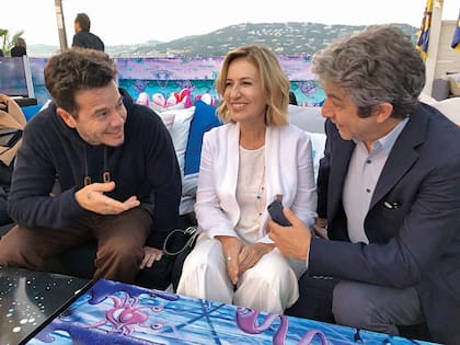 Sebastián Ortega, Mercedes Morán y Ricardo Darín charlaron distendidamente en la terraza de UGC, la empresa francesa que distribuirá "El Ángel" en Francia