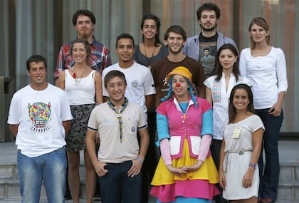 1 Martín Giovio (26, nodo Chacabuco de Red Solidaria) 2 Damián Bacarini (19, Asociación Scouts de Argentina) 3 Anahí Pérez Bromberg (28, Payamédicos) 4 Camila Alanis (21, Caminos Solidarios) 5 Victoria Barbagelata (31, Haciendo Camino) 6 Joel Dos Santos (22, Ayuda Urbana y MAPI) 7 Dante D''Ambrossio