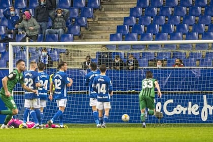 10-01-2022 Momento del gol del empate del Eibar ante el Oviedo ESPAÑA EUROPA DEPORTES ASTURIAS PRENSA LALIGA