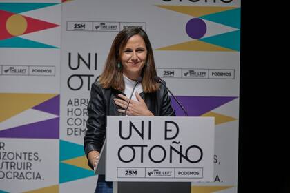 10-10-2021 La ministra de Derechos Sociales y Agenda 2030, Ione Belarra, en el mitin final de la 'Universidad de Otoño', organizada por Podemos, en Rivas-Vaciamadrid, a 10 de octubre de 2021, en Madrid (España). POLITICA Jesús Hellín - Europa Press