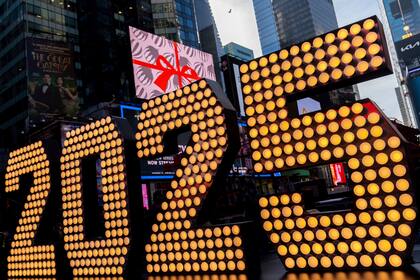 10 consejos de expertos para cambiar tu relación con el dinero en 2025