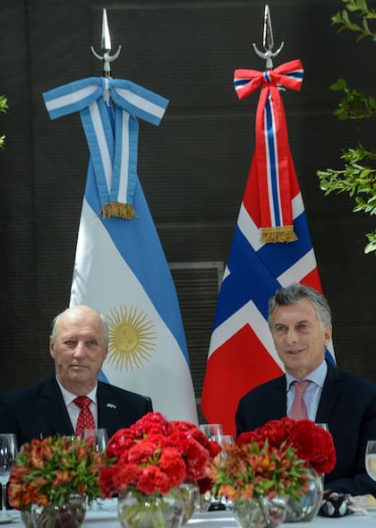10 El Rey Harald durante su primera visita oficial junto al entonces presidente de la República Argentina. Ing. Mauricio Macri. (ARCHIVO)